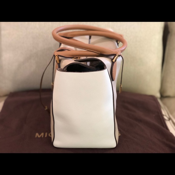 Micheal Kors collection purse - Picture 2 of 4